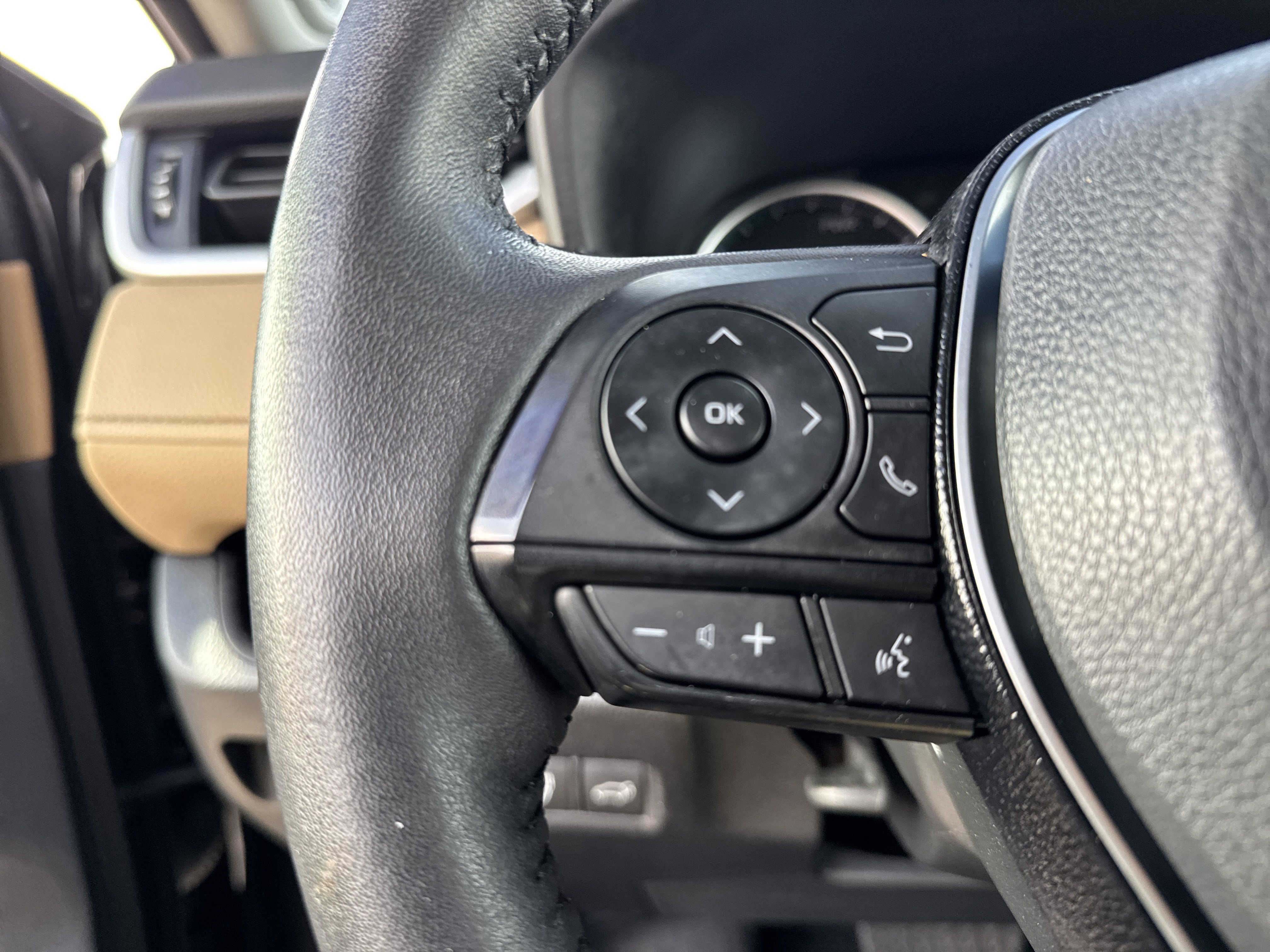 Used 2021 Toyota RAV4 XLE Premium image 20