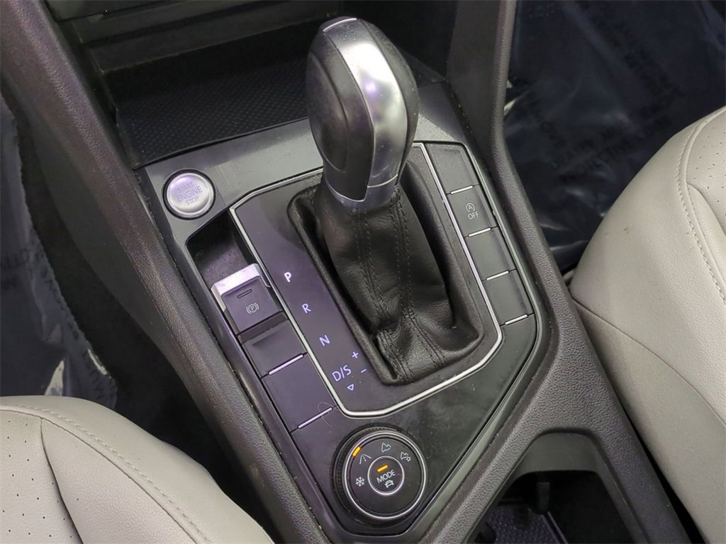 Used 2019 Volkswagen Tiguan SE w/ Panoramic Sunroof Package image 15