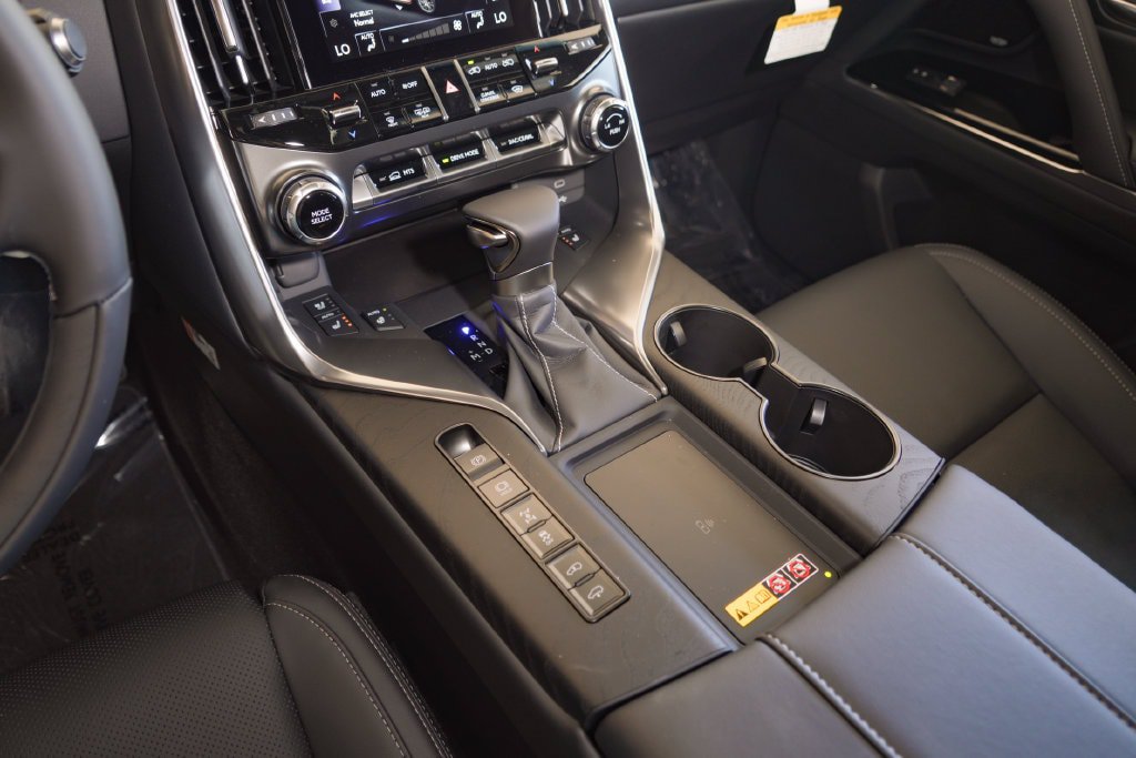 New 2026 Lexus LX 600 4WD w/ Accessory Package (Z1) image 29