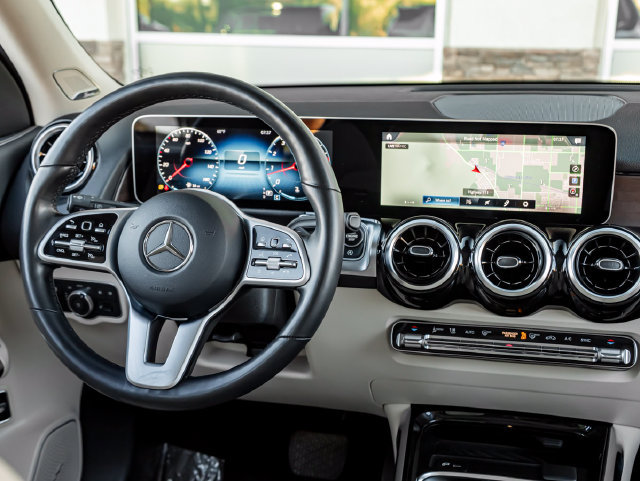 Used 2021 Mercedes-Benz GLB 250 4MATIC image 30