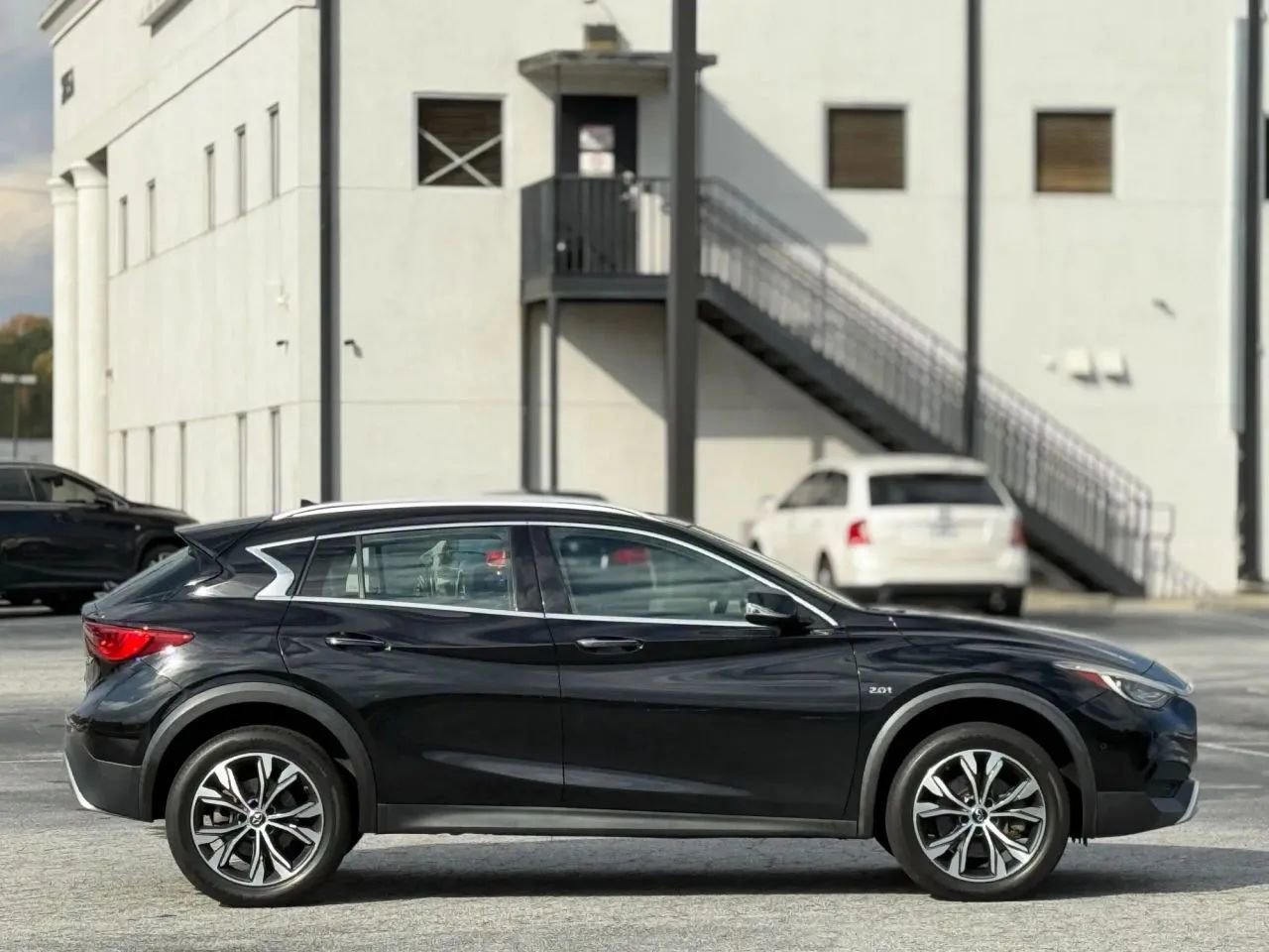 Used 2019 INFINITI QX30 AWD image 7