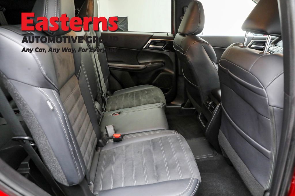 Used 2023 Mitsubishi Outlander SE image 22