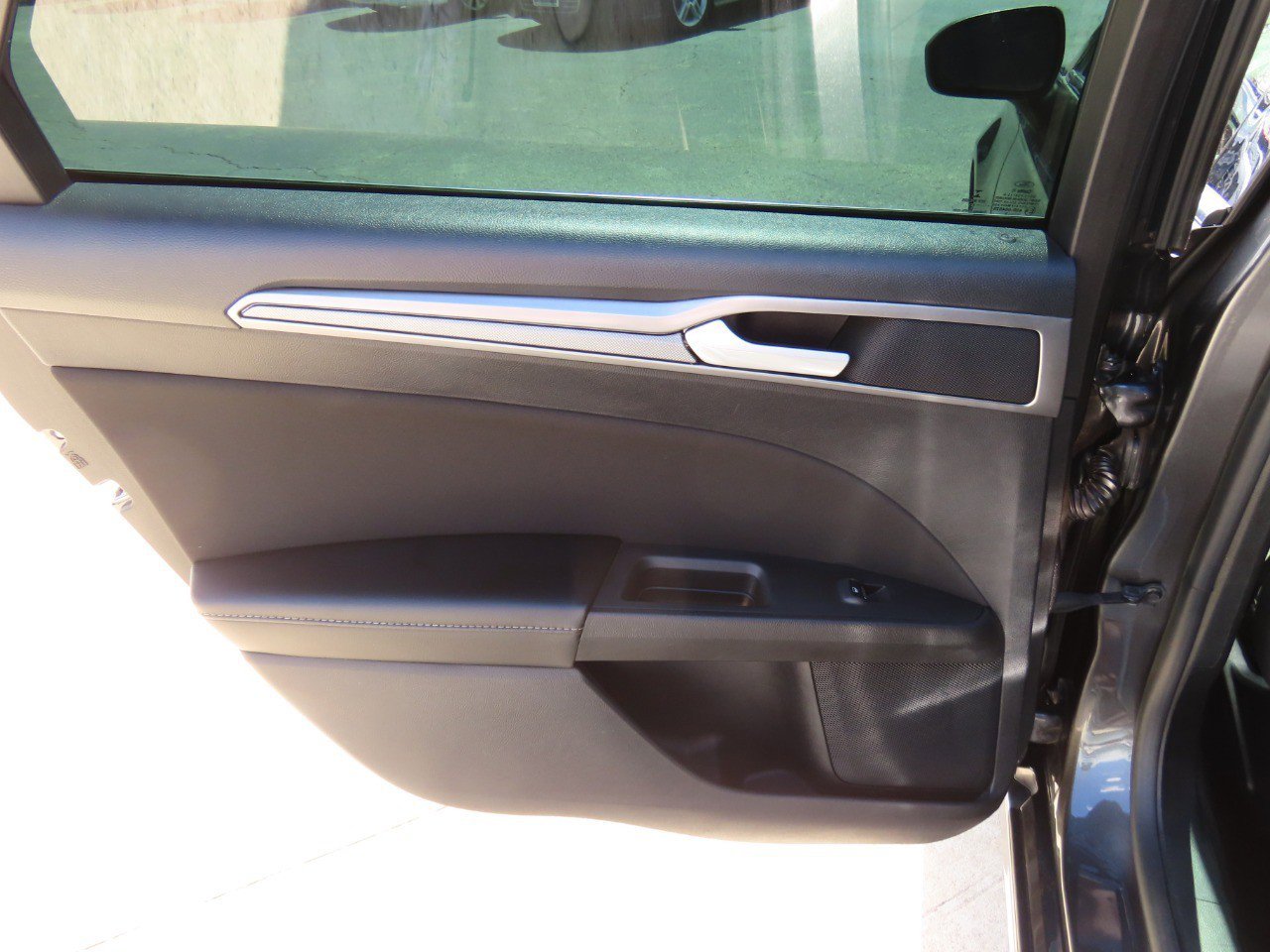 Used 2020 Ford Fusion SE image 19