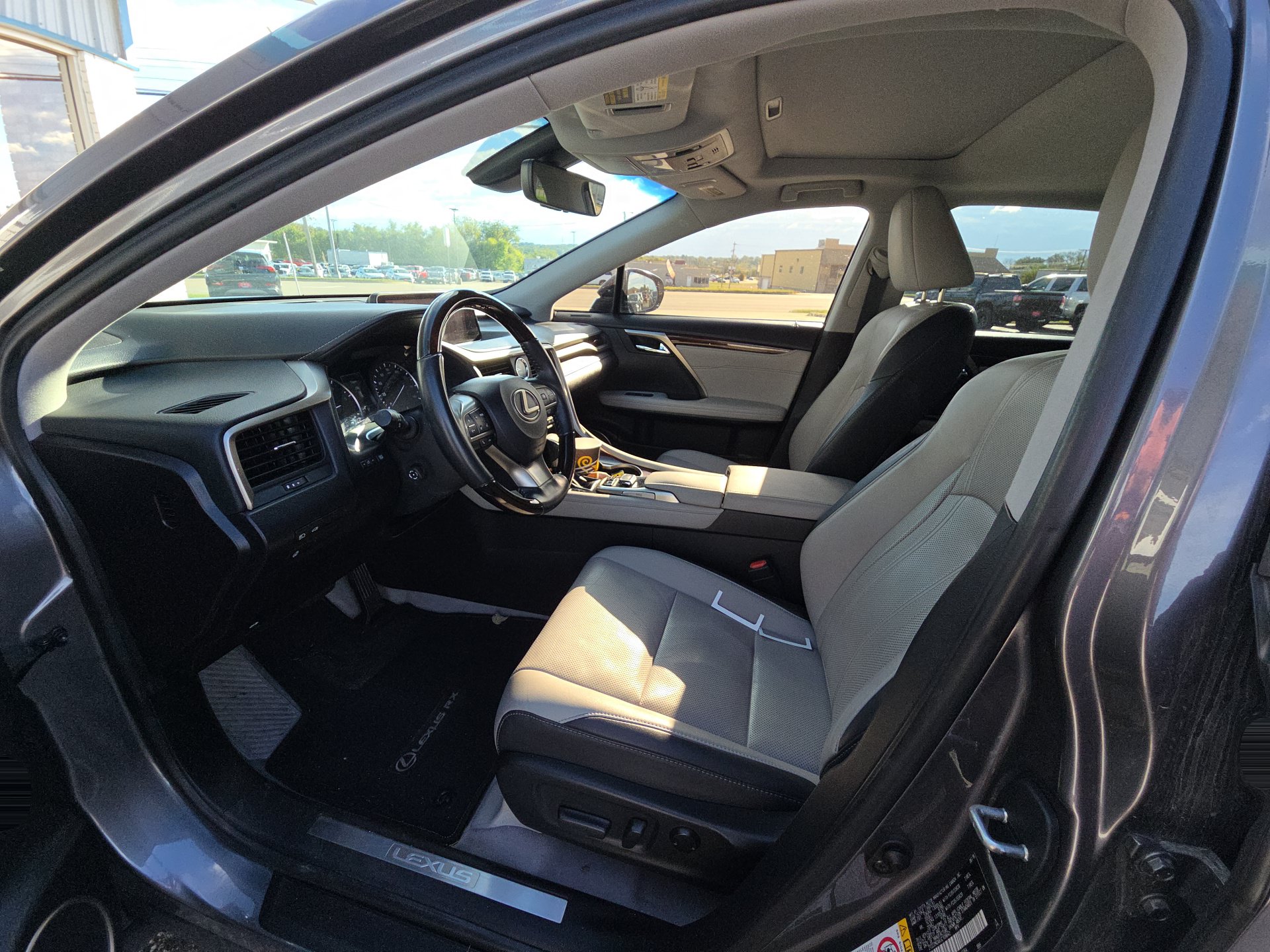 Used 2018 Lexus RX 350 FWD w/ Premium Package image 8