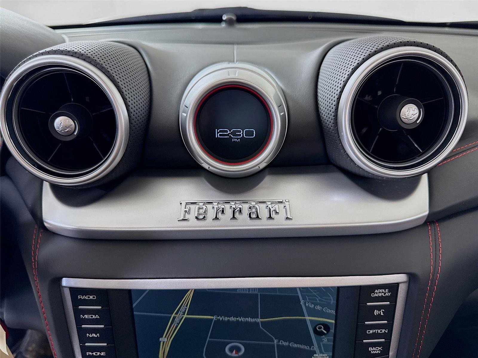 Used 2018 Ferrari California T image 16