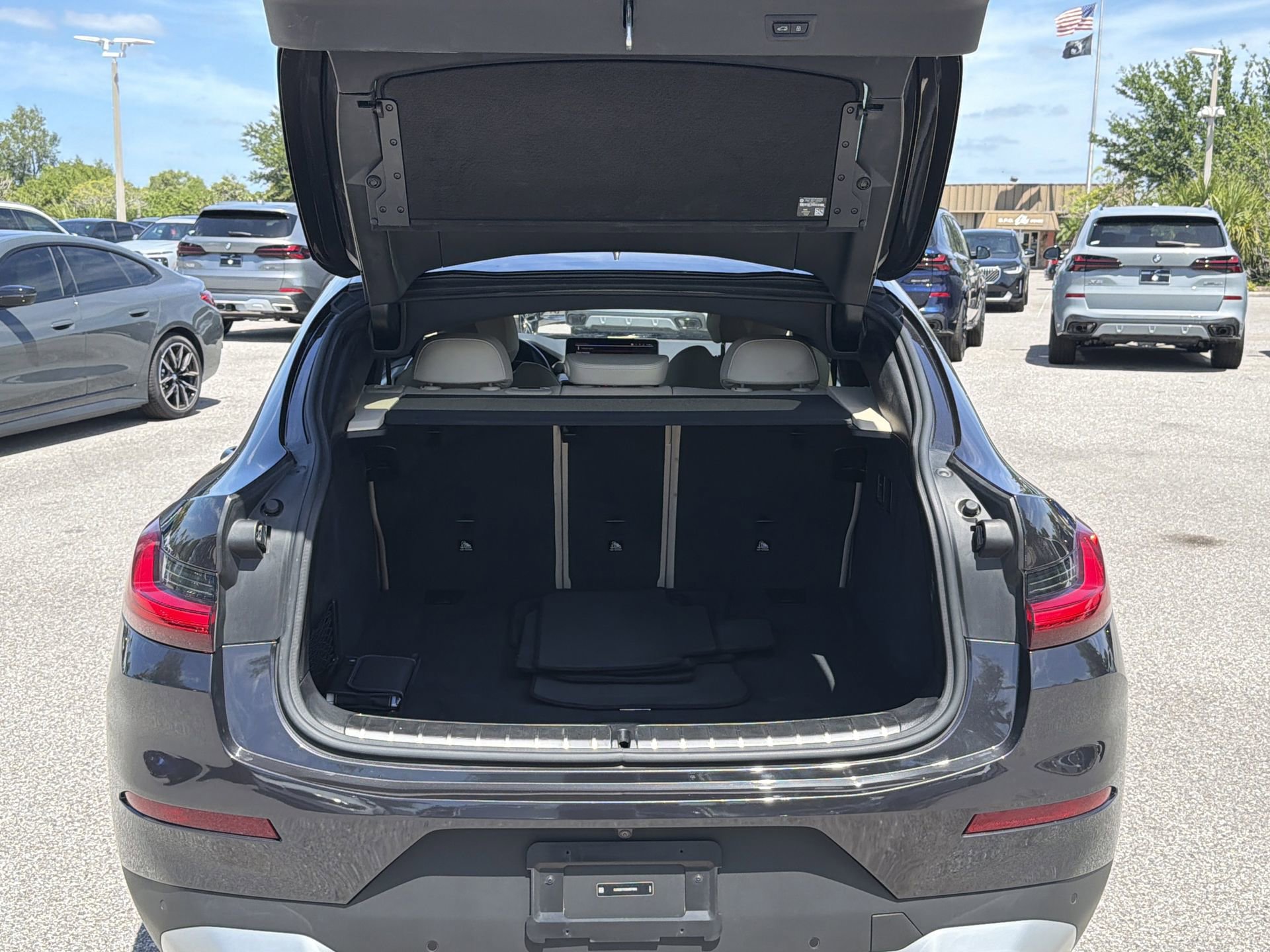 Certified 2025 BMW X4 xDrive30i w/ Premium Package image 11