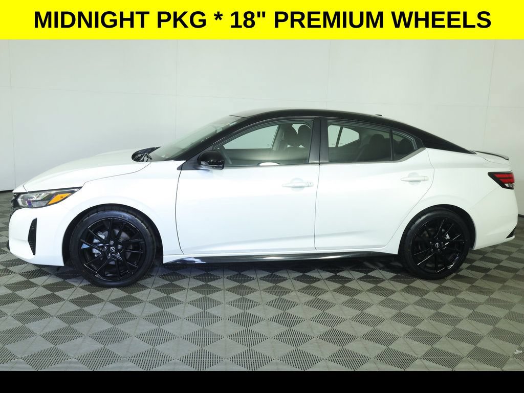 Used 2025 Nissan Sentra SR w/ Midnight Edition FWD image 8