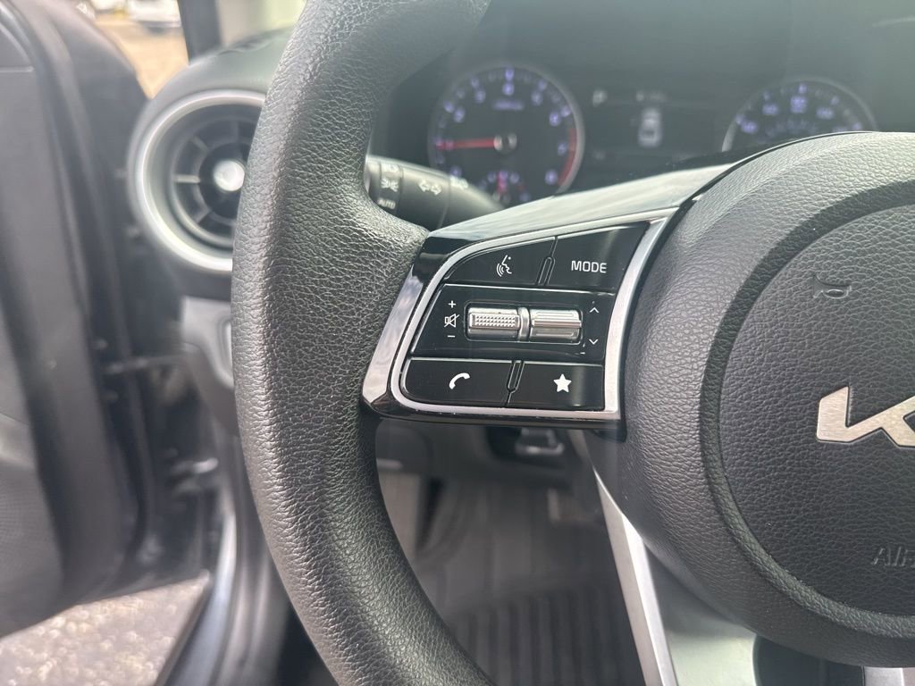 Used 2023 Kia Forte LXS FWD image 28