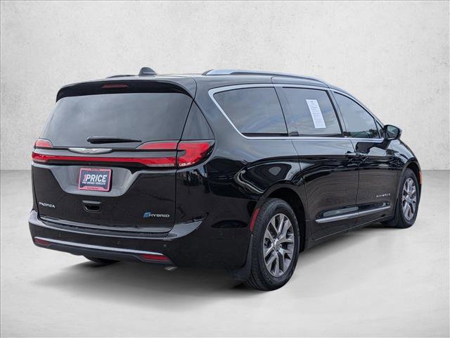 Used 2023 Chrysler Pacifica Pinnacle image 5
