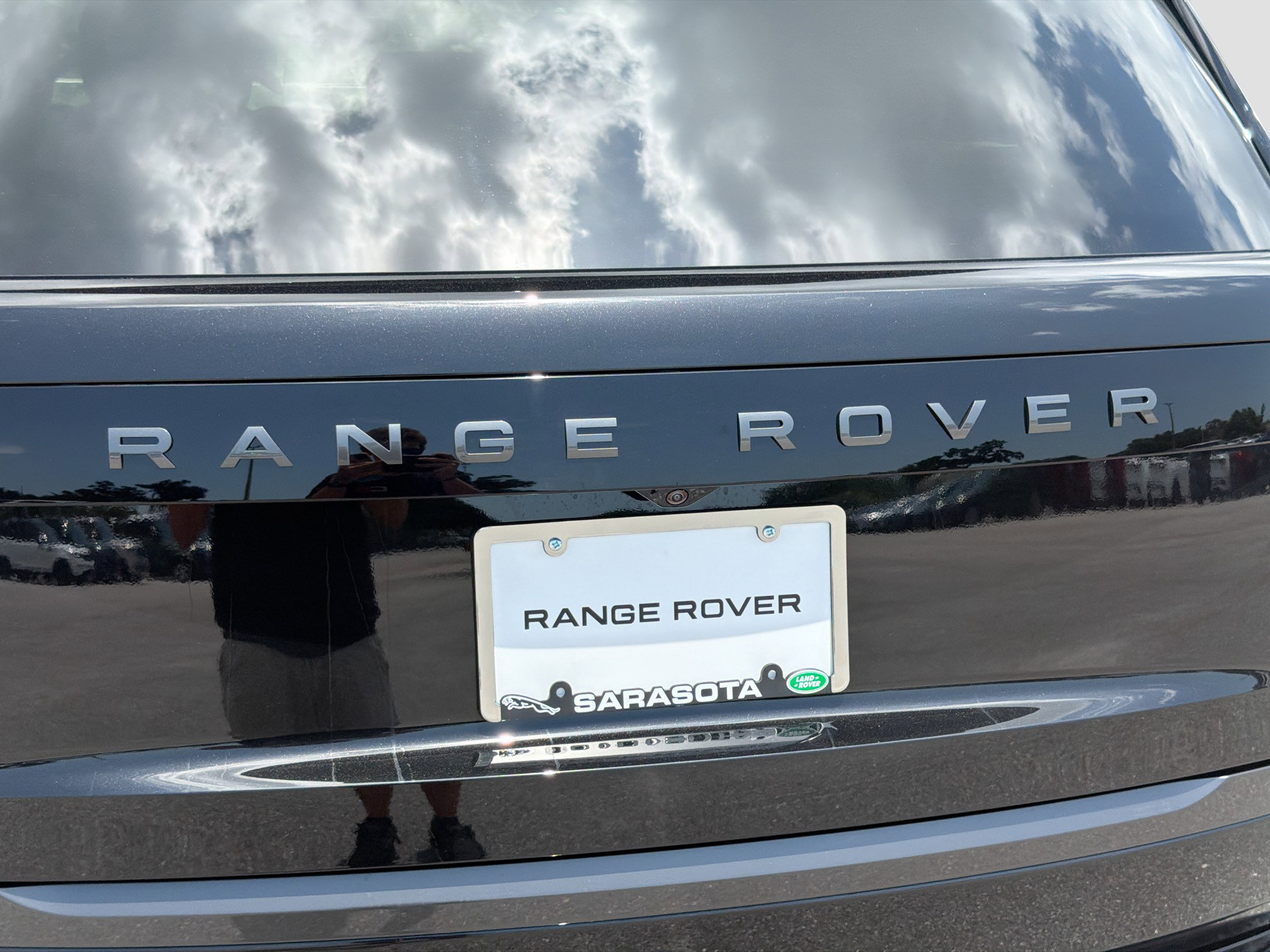New 2026 Land Rover Range Rover Long Wheelbase SE AWD/4WD image 11