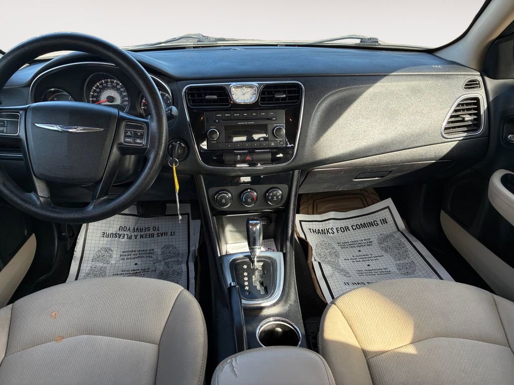 Used 2013 Chrysler 200 LX image 10
