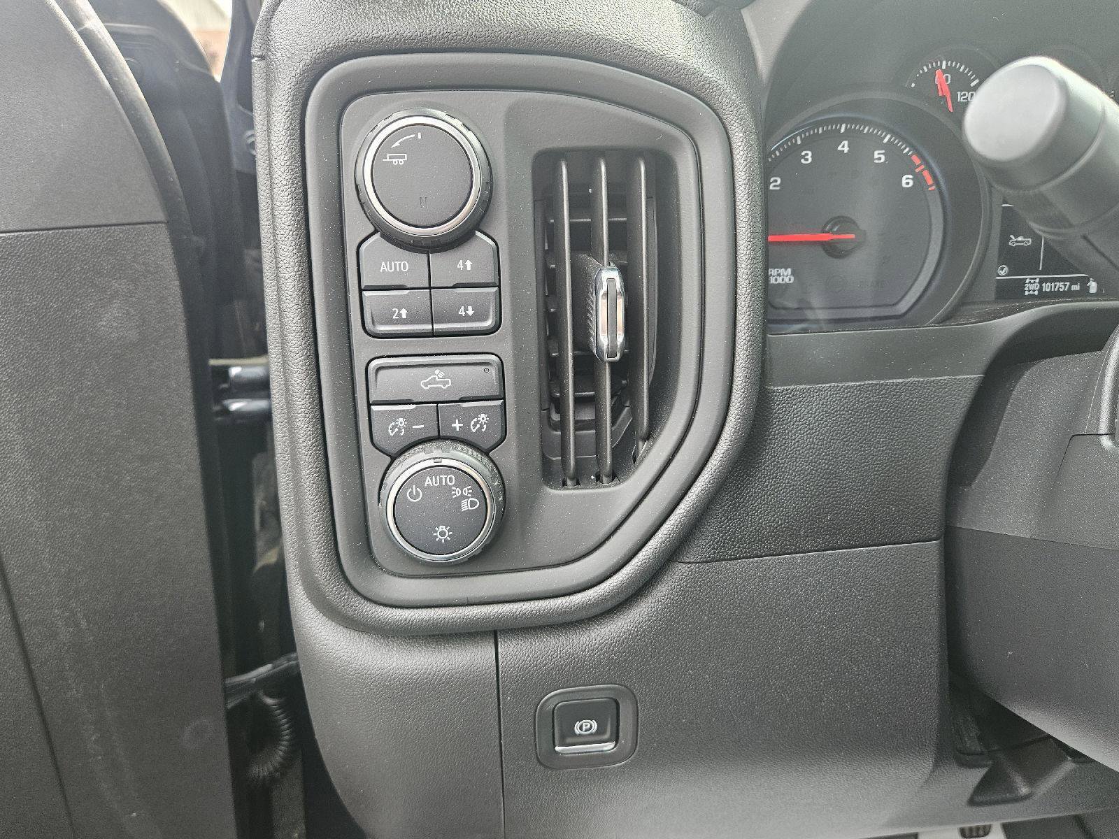 Used 2020 Chevrolet Silverado 1500 Custom Trail Boss w/ Custom Convenience Package image 8