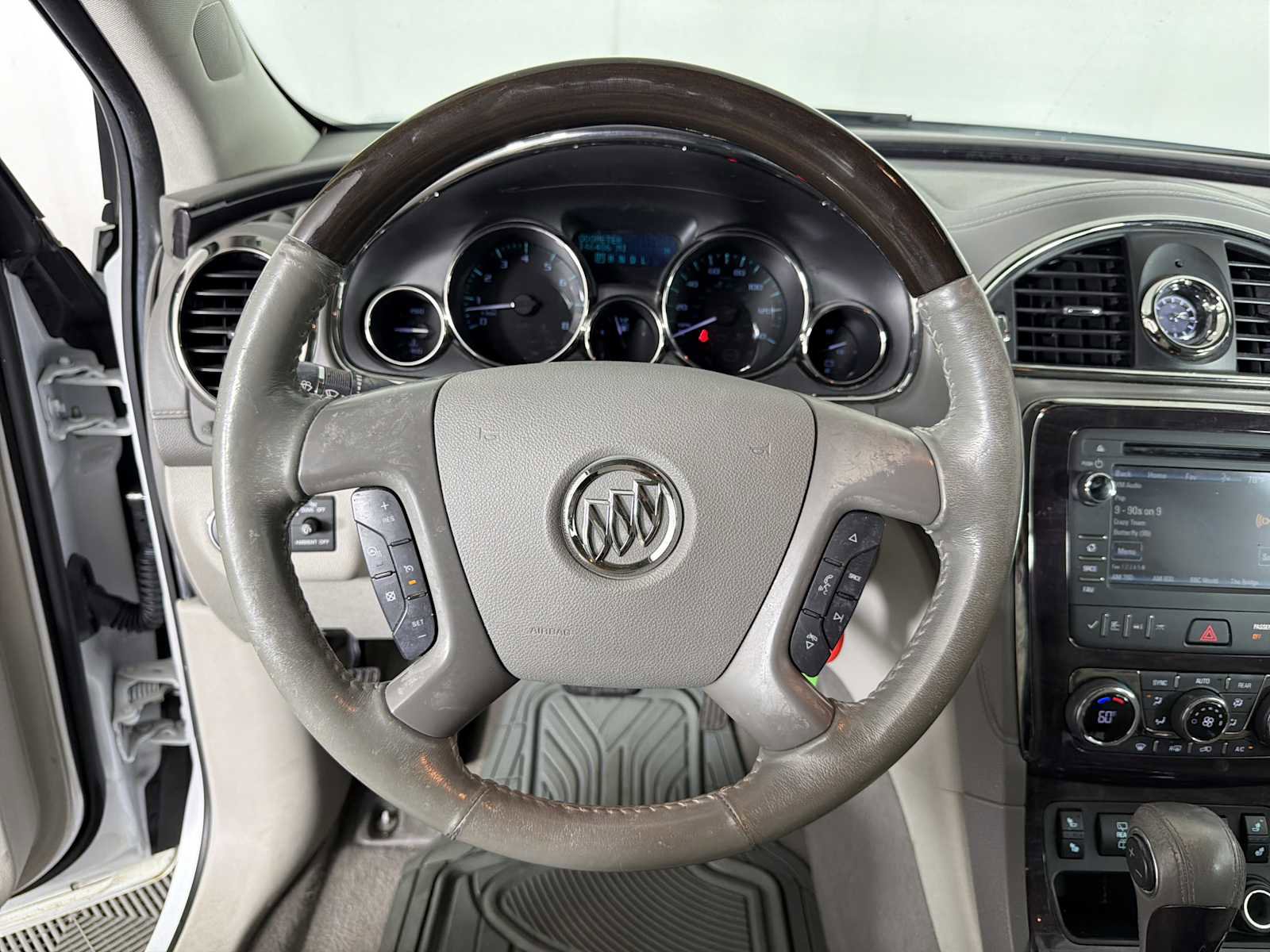 Used 2016 Buick Enclave Leather image 25