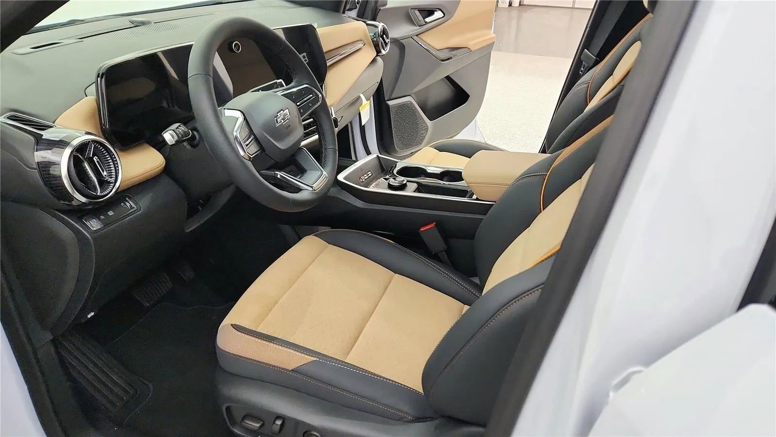 New 2026 Chevrolet Equinox ACTIV w/ Convenience Package III FWD image 21