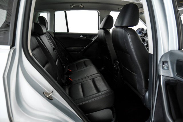 Used 2013 Volkswagen Tiguan SE AWD/4WD image 30