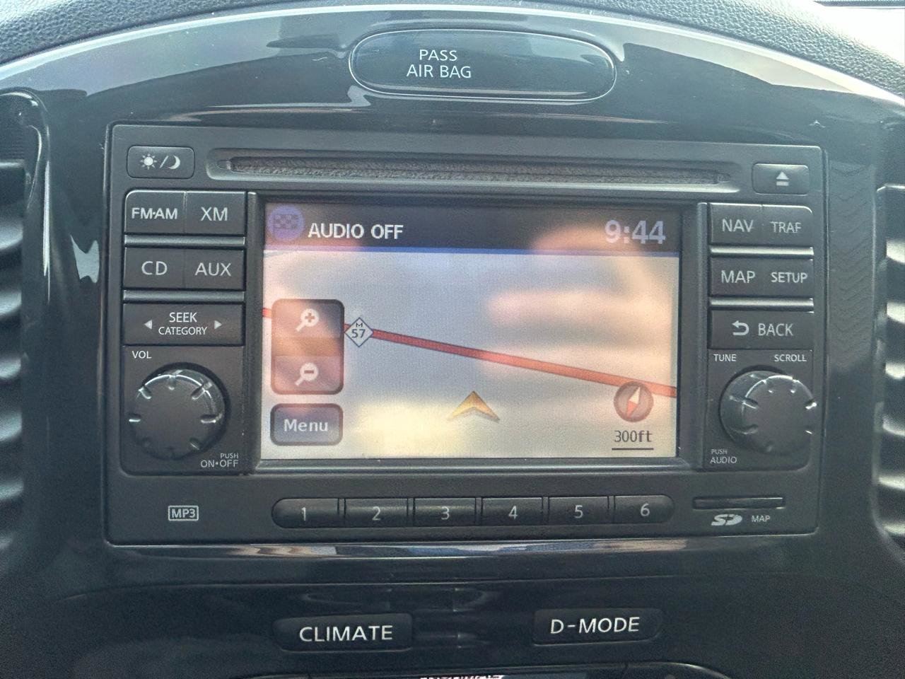 Used 2014 Nissan Juke SL image 23