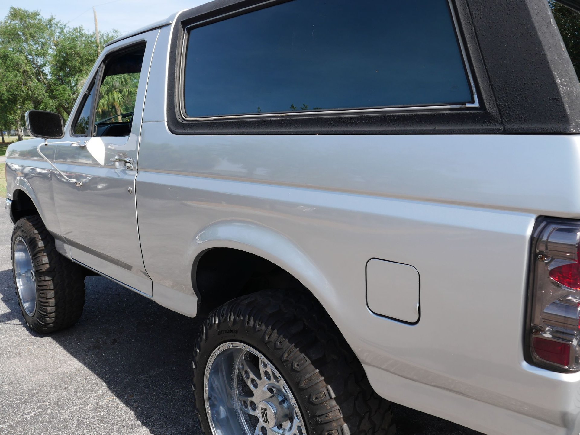 Used 1990 Ford Bronco AWD/4WD image 25
