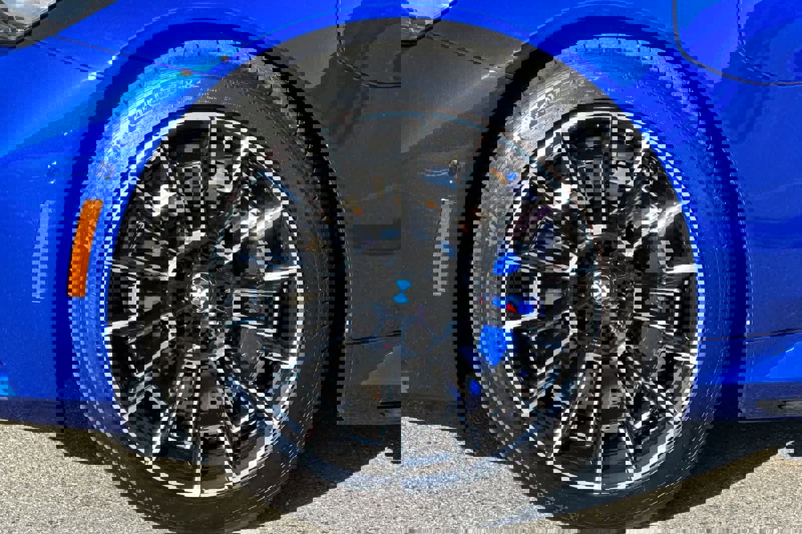 Used 2025 BMW M5 w/ Carbon Package image 28