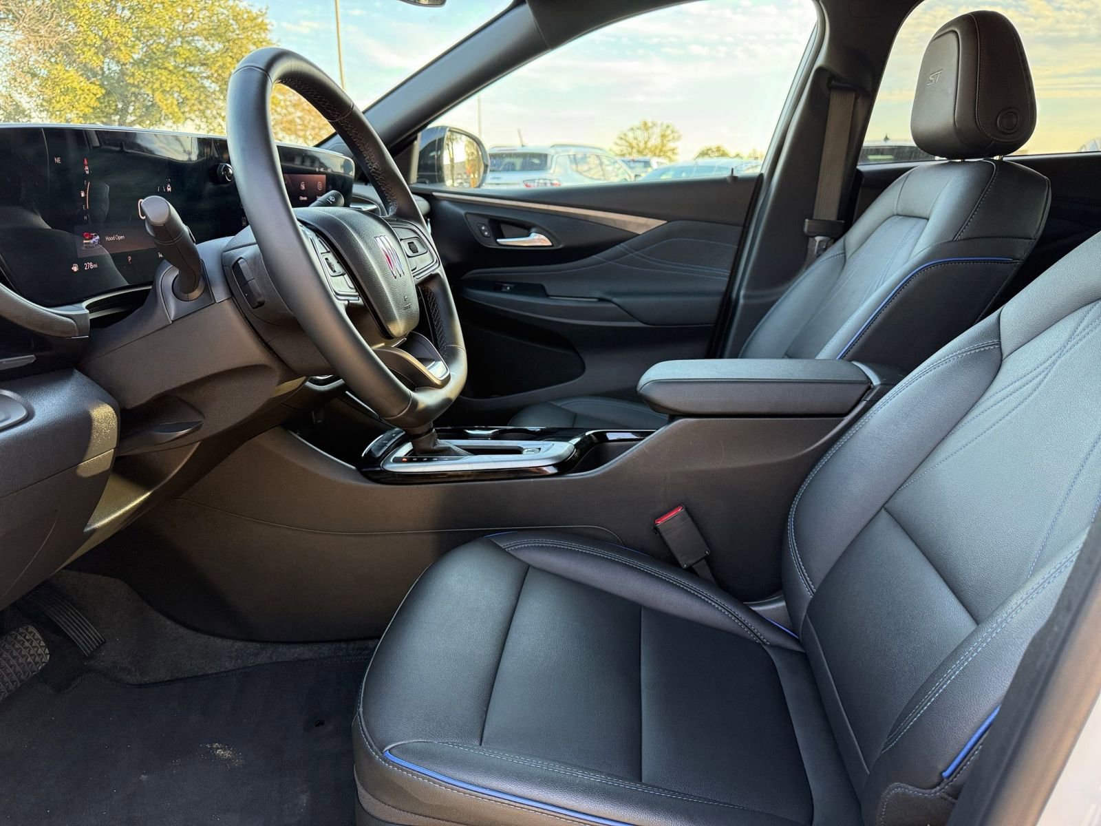 Used 2025 Buick Envista Sport Touring image 27