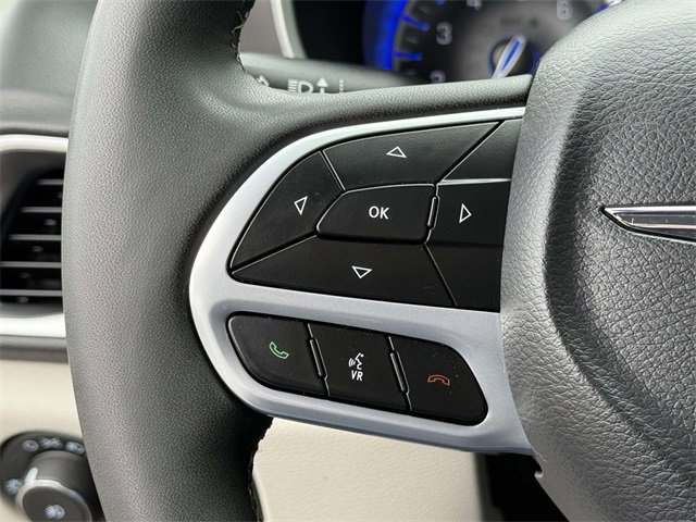 Used 2024 Chrysler Pacifica Touring-L image 20