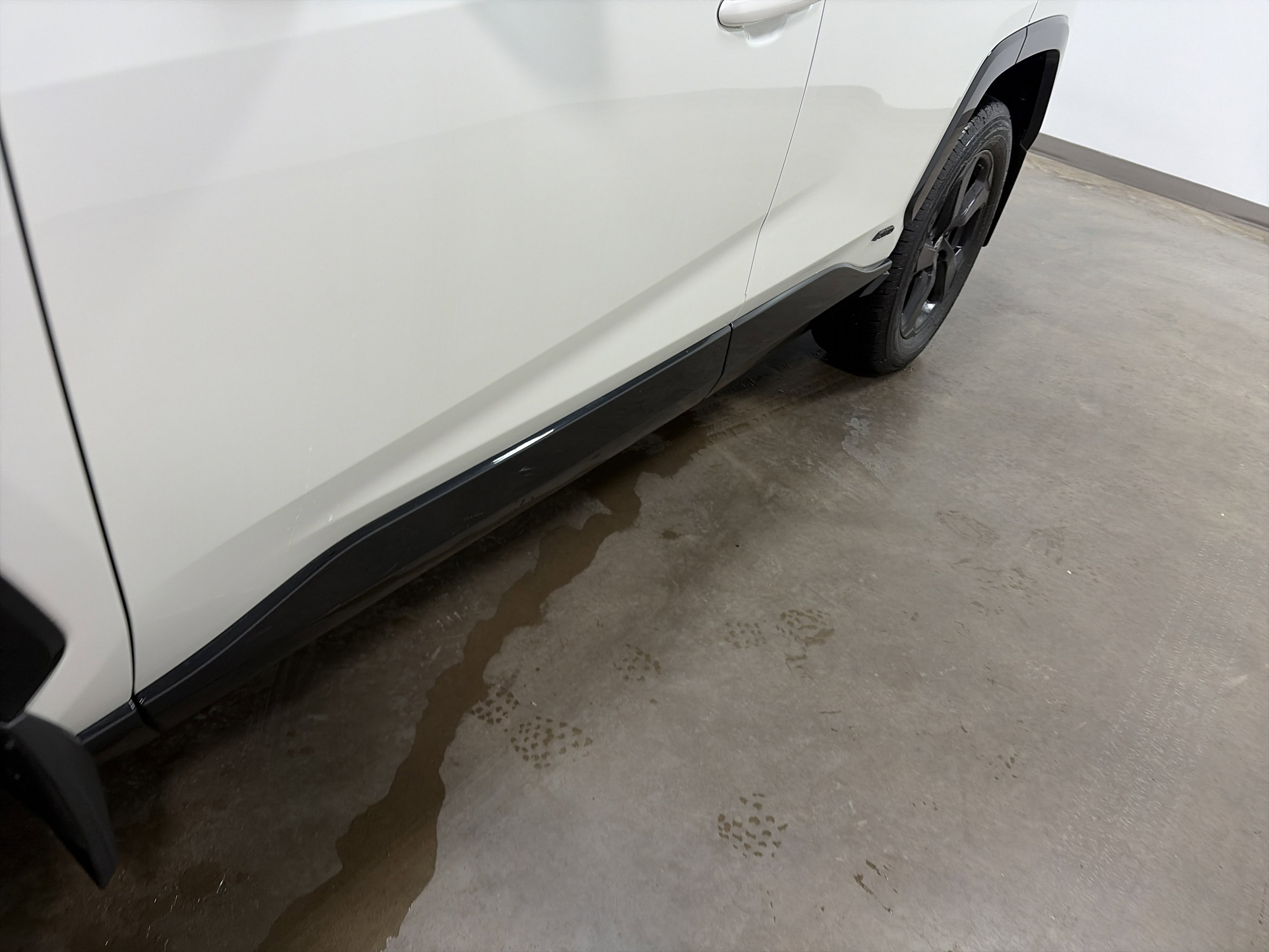 Used 2021 Toyota RAV4 XSE w/ XSE Grade Weather Package image 10