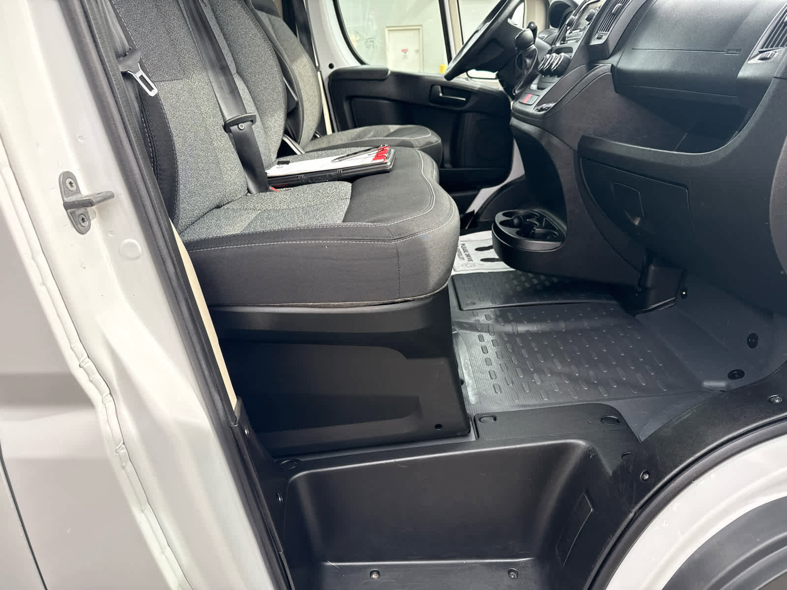 Used 2017 RAM ProMaster 1500 FWD image 12