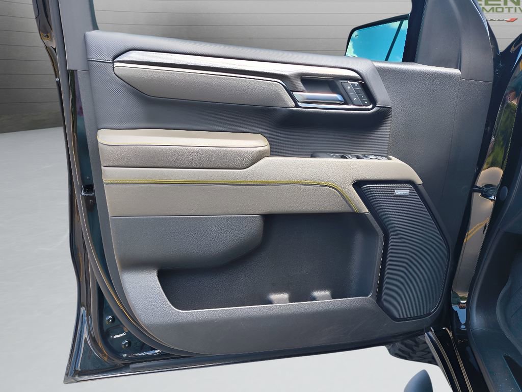 Used 2023 Chevrolet Silverado 1500 ZR2 w/ Technology Package image 18