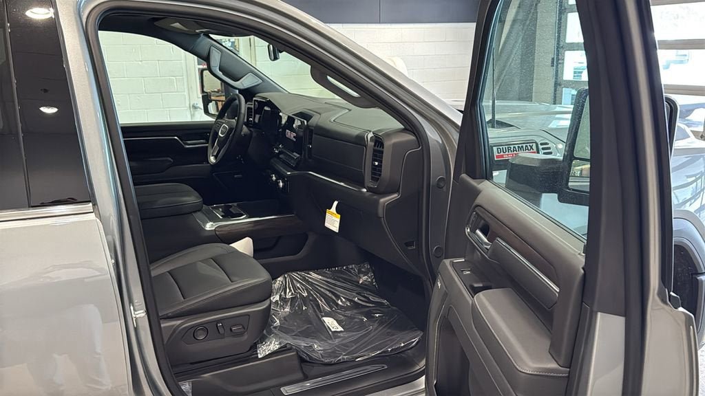 New 2026 GMC Sierra 3500 SLT w/ SLT Premium Package image 12