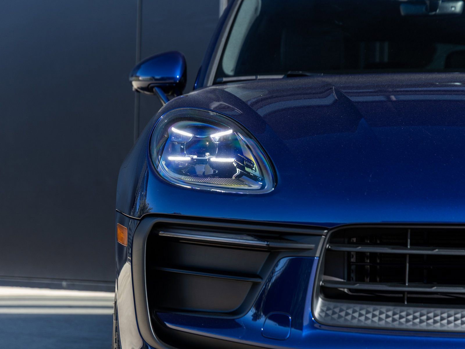 Certified 2026 Porsche Macan image 18