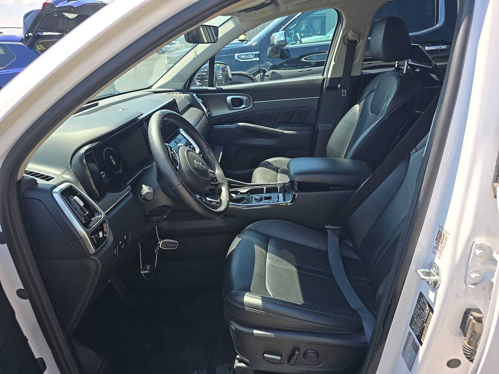 Used 2023 Kia Sorento SX AWD/4WD image 16