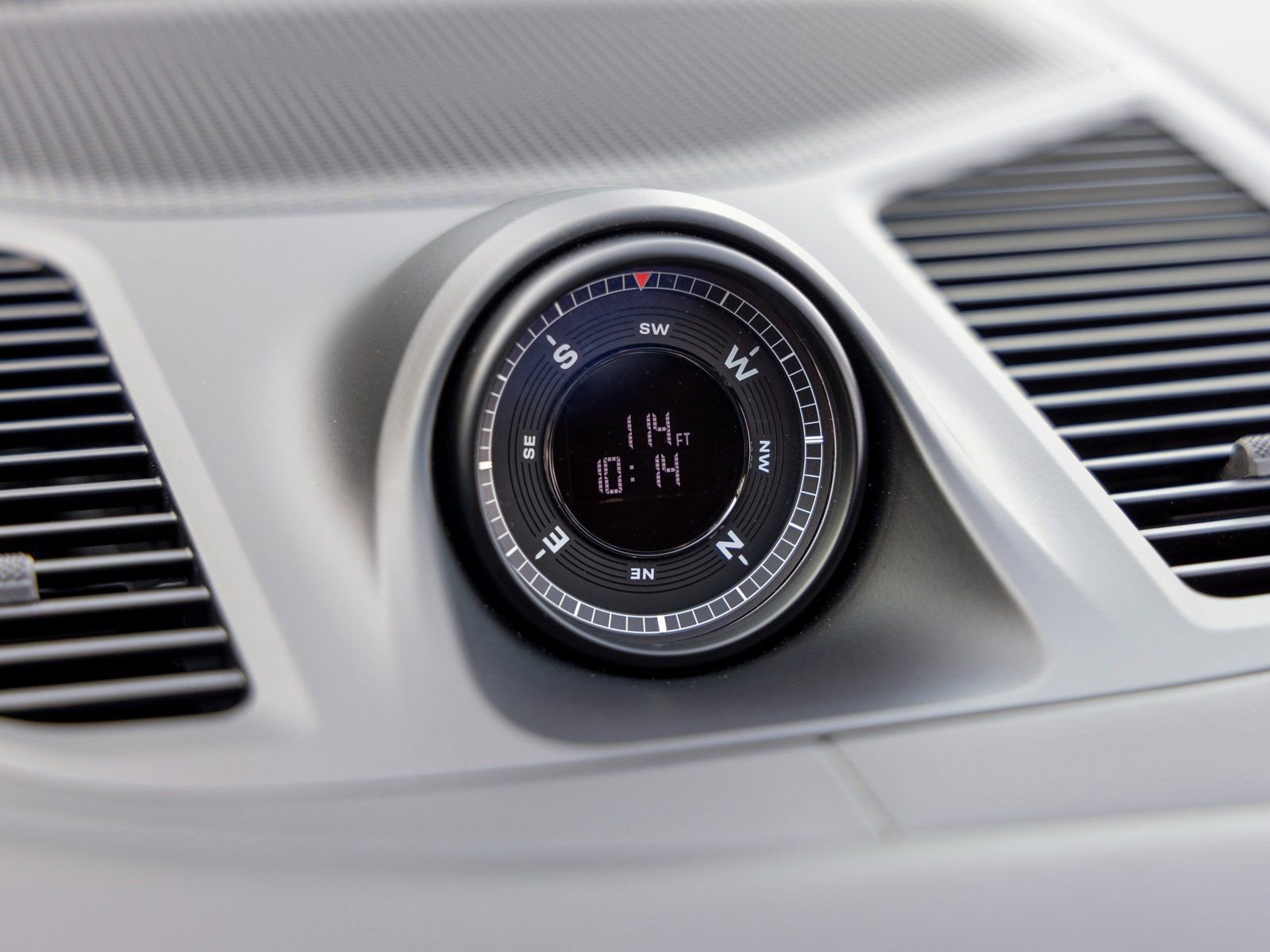 Certified 2025 Porsche Cayenne GTS image 36