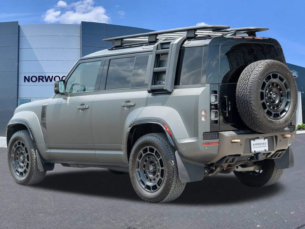 Used 2025 Land Rover Defender 110 AWD/4WD image 6