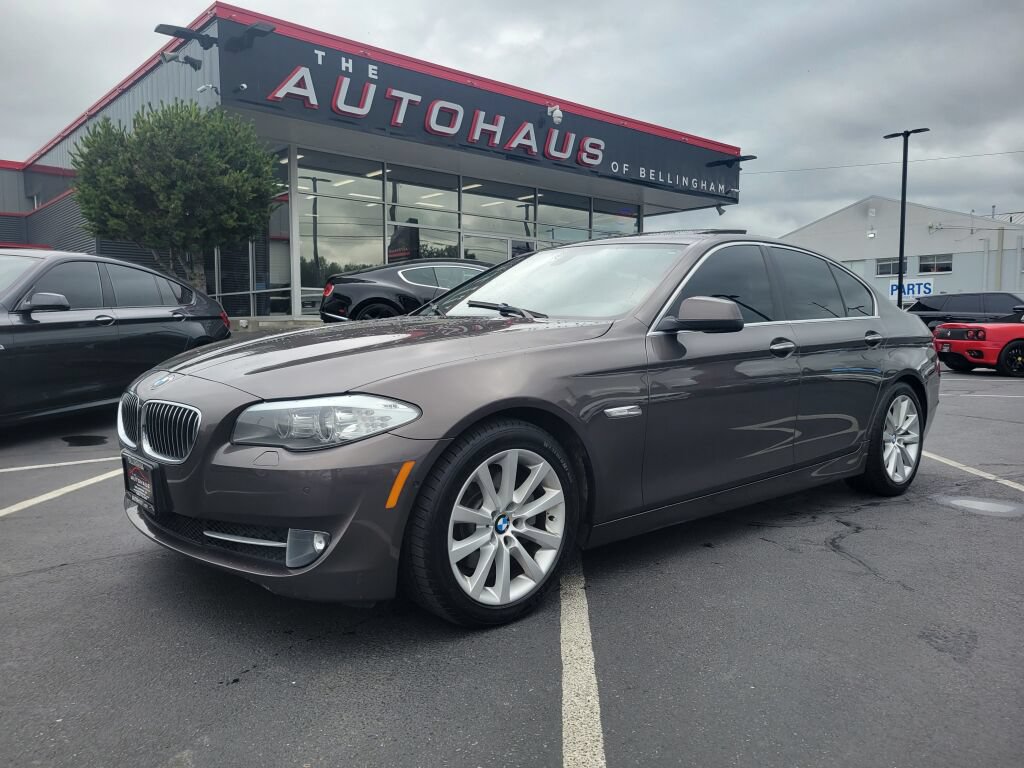 Used 2013 BMW 528i xDrive Sedan AWD/4WD image 1