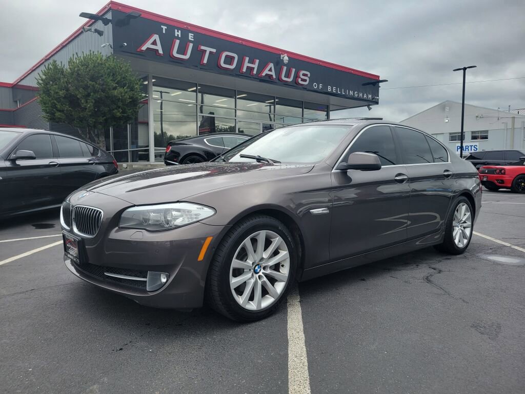 Used 2013 BMW 528i xDrive Sedan AWD/4WD image 1