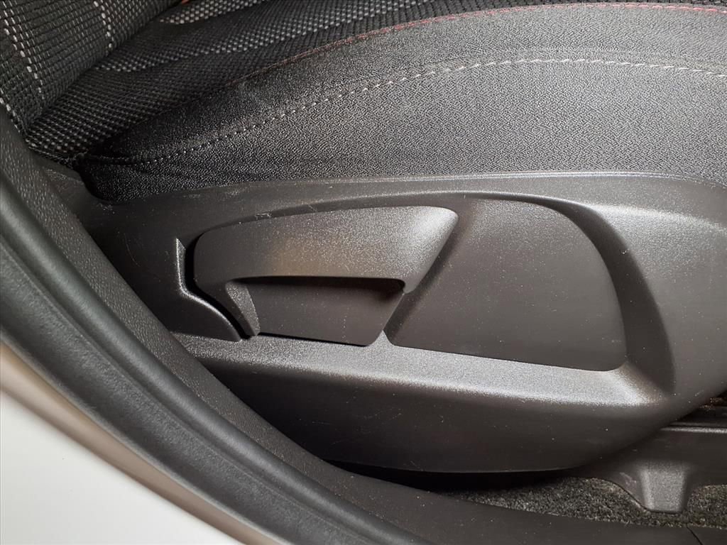 Used 2017 Chevrolet Equinox LT w/ Convenience Package image 22