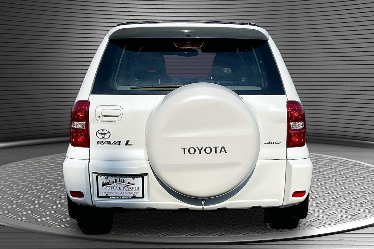 Used 2004 Toyota RAV4 4WD image 5