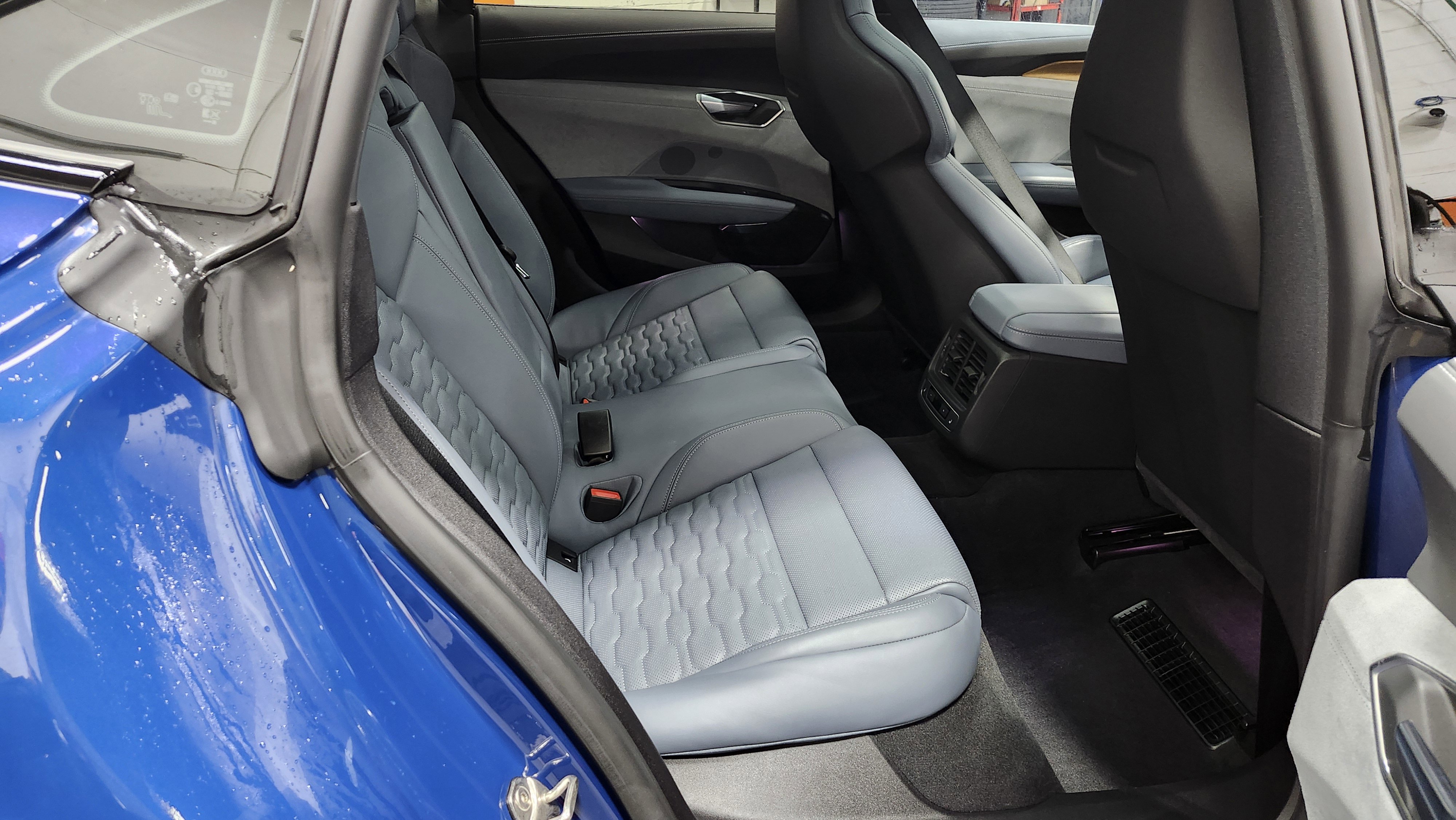 Used 2024 Audi e-tron GT Premium Plus image 20