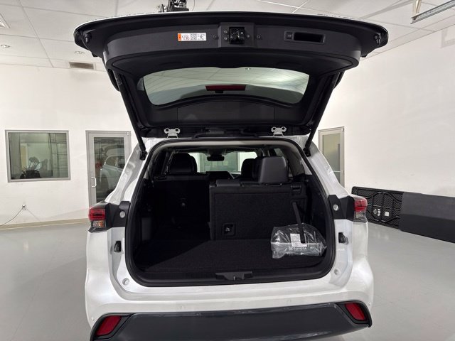 New 2026 Toyota Highlander Limited AWD/4WD image 9