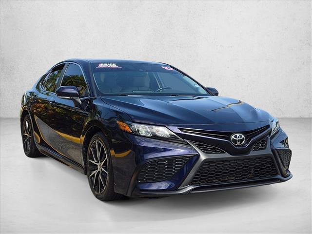 Used 2022 Toyota Camry SE w/ Convenience Package FWD image 3