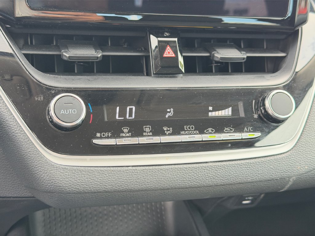 Used 2025 Toyota Corolla LE FWD image 19