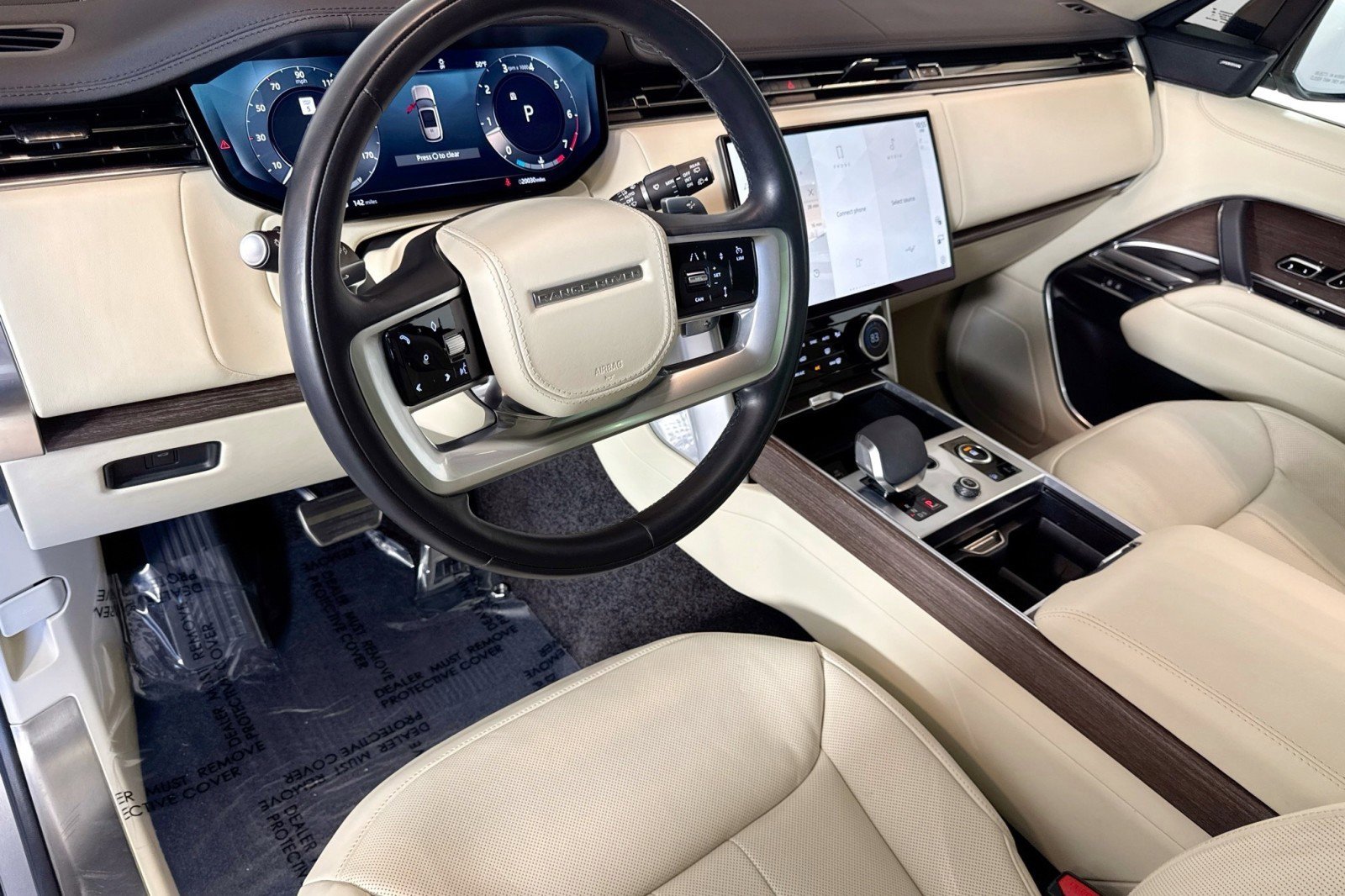 Used 2023 Land Rover Range Rover SE image 9