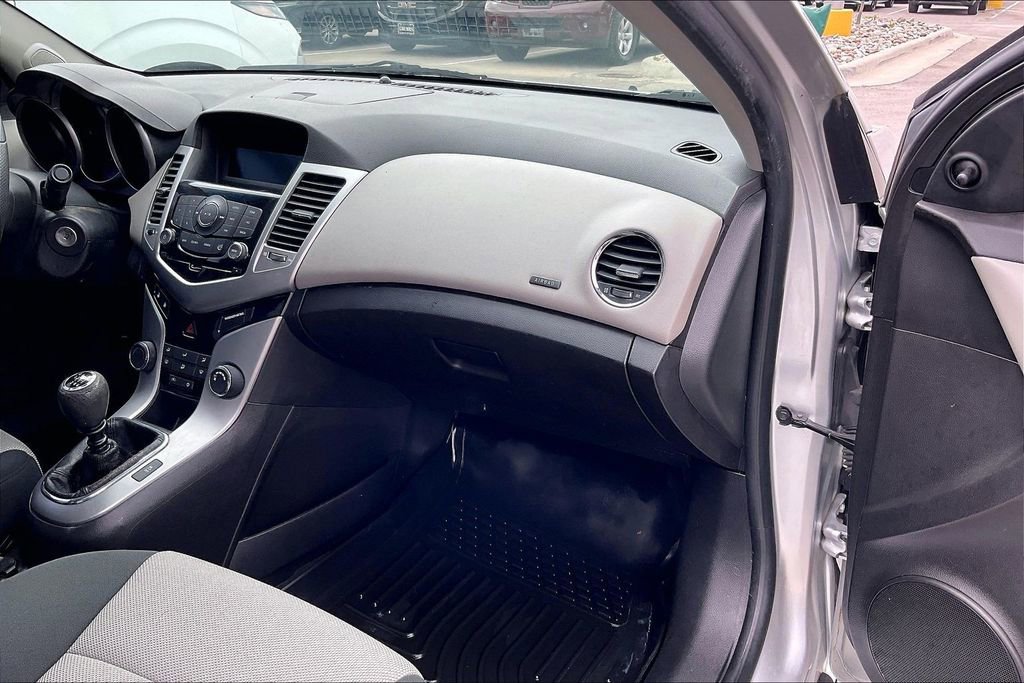 Used 2011 Chevrolet Cruze LS FWD image 20