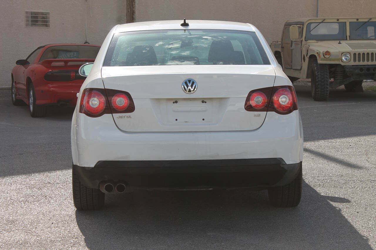 Used 2010 Volkswagen Jetta Limited Edition FWD image 7