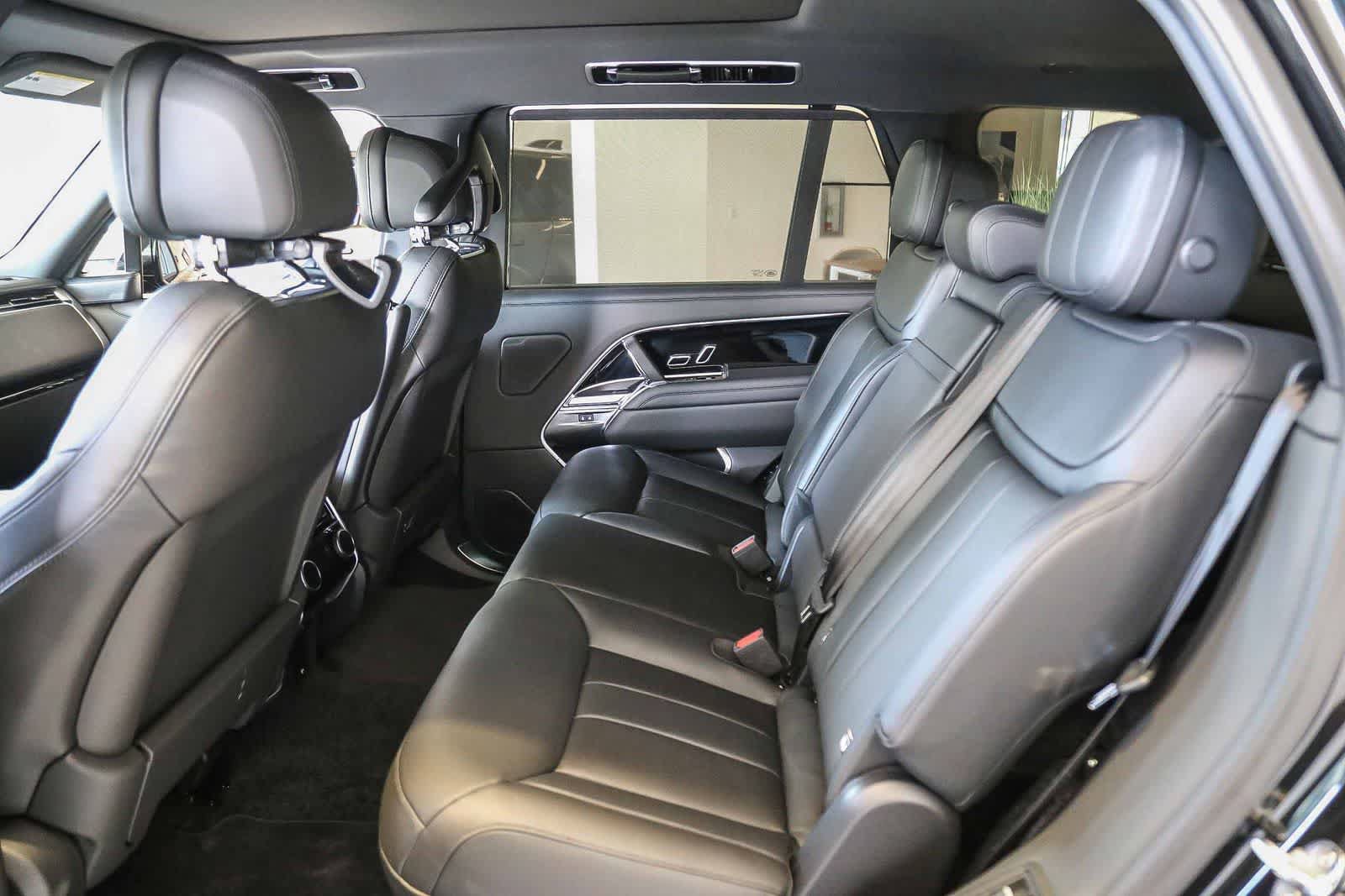 New 2026 Land Rover Range Rover Long Wheelbase SE AWD/4WD image 13