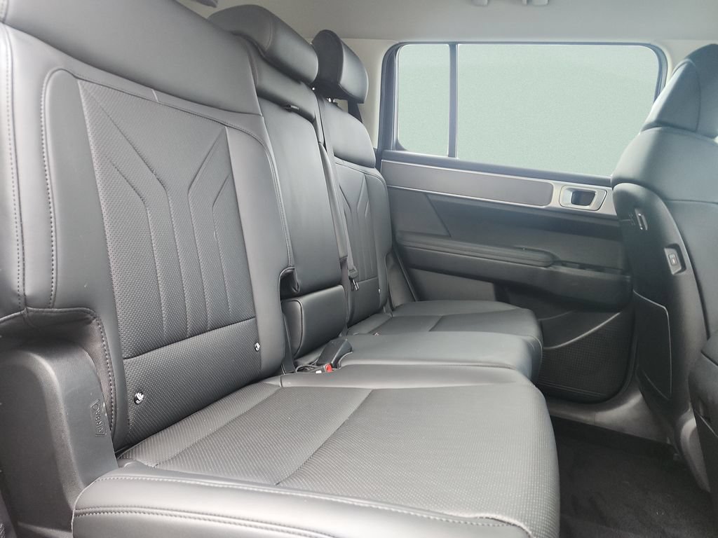 Used 2024 Hyundai Santa Fe SEL FWD image 33