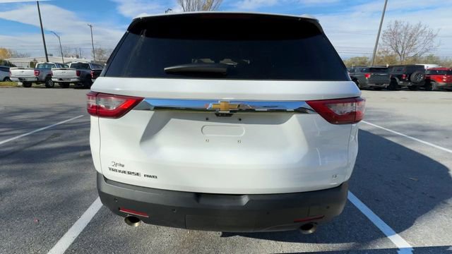 Used 2019 Chevrolet Traverse LT w/ LT Premium Package image 3