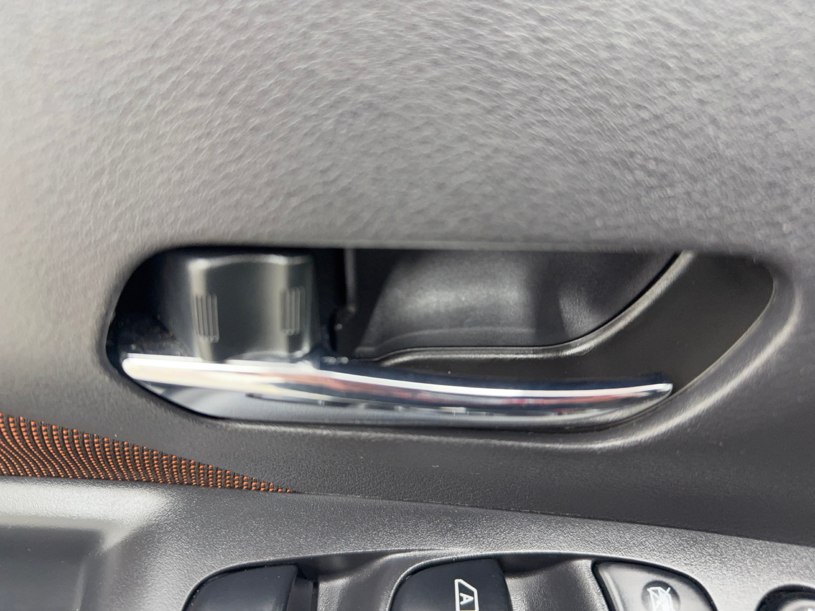 Used 2019 Nissan Kicks SR w/ Exterior Package FWD image 27