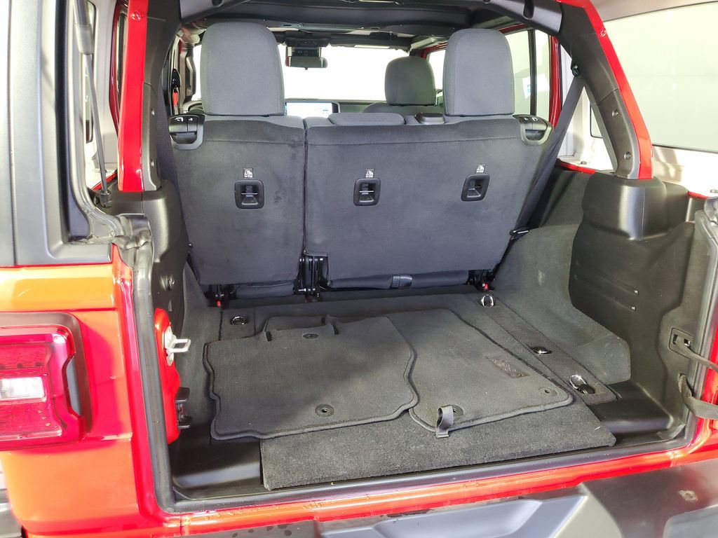 Used 2025 Jeep Wrangler Unlimited Rubicon AWD/4WD image 32