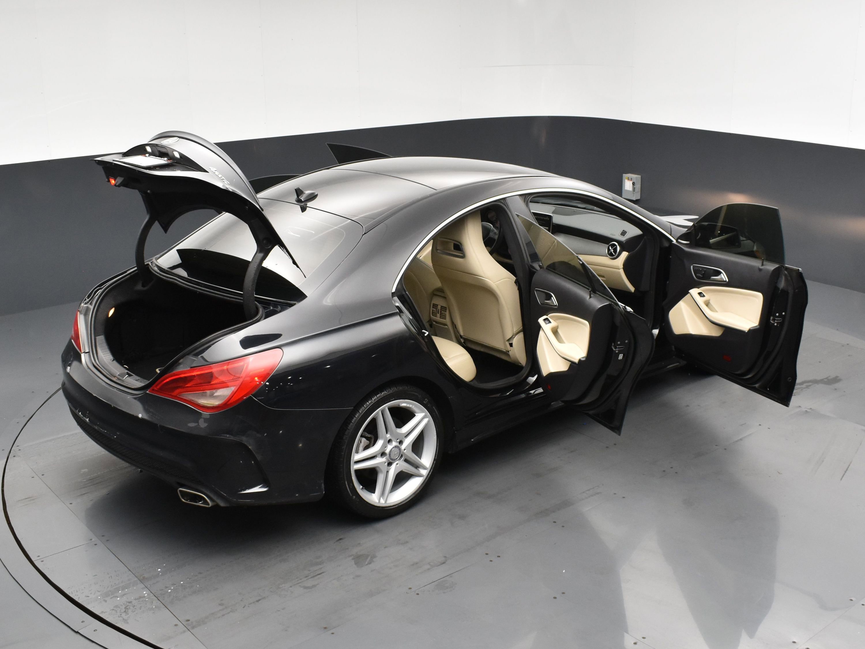 Used 2014 Mercedes-Benz CLA 250 4MATIC image 28