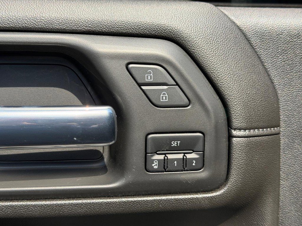 Used 2023 GMC Sierra 2500 Denali w/ Denali Ultimate Package image 17